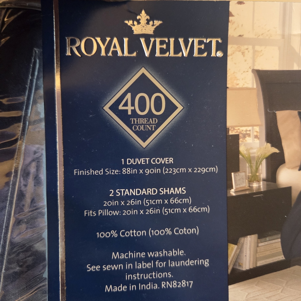 Royal Velvet F/Q Duvet Cover and Shams - Picture 2 of 6